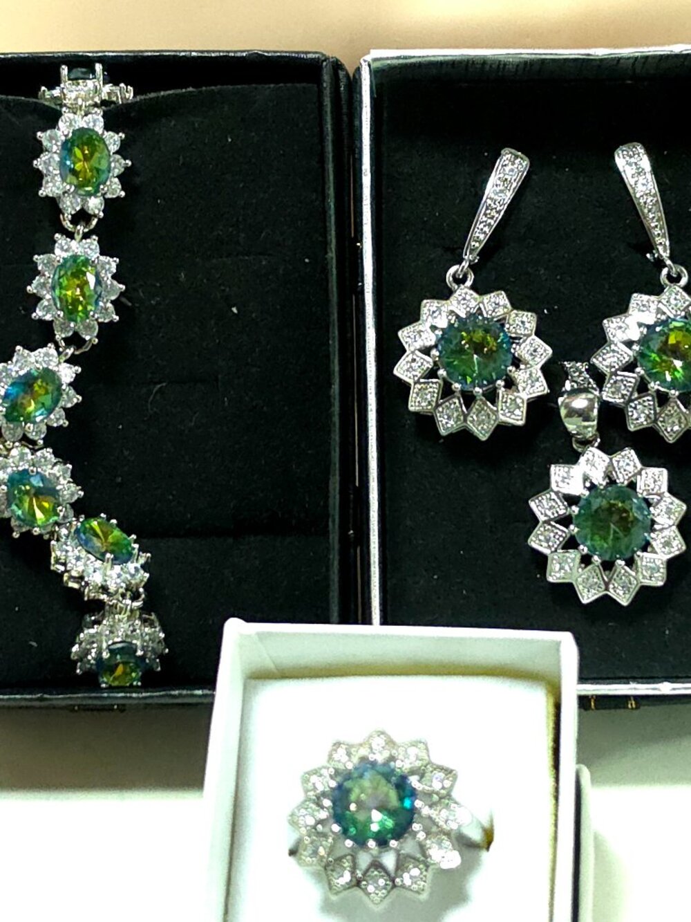 Ladies 4 Piece Necklace Set